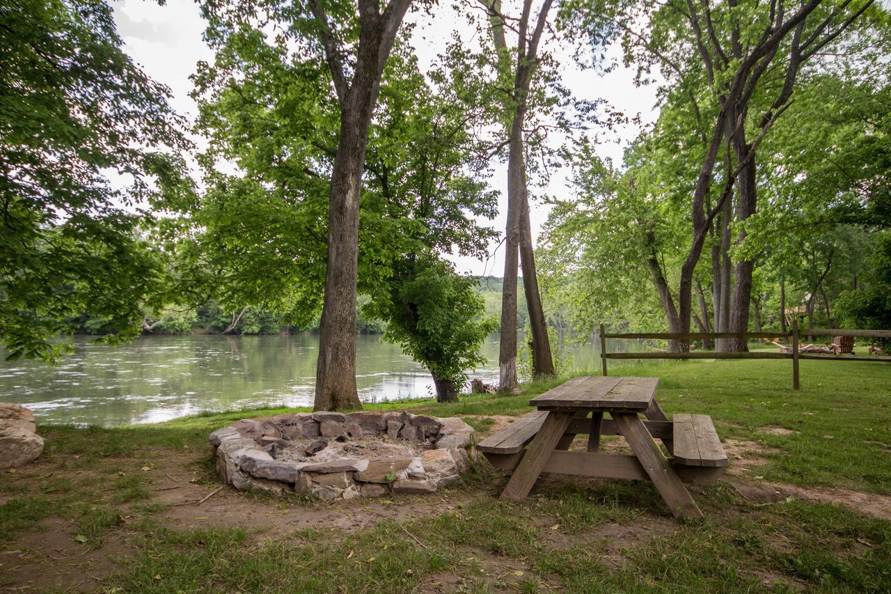 Bear Valley- Riverfront With Hot Tub! ลูเรย์ ภายนอก รูปภาพ