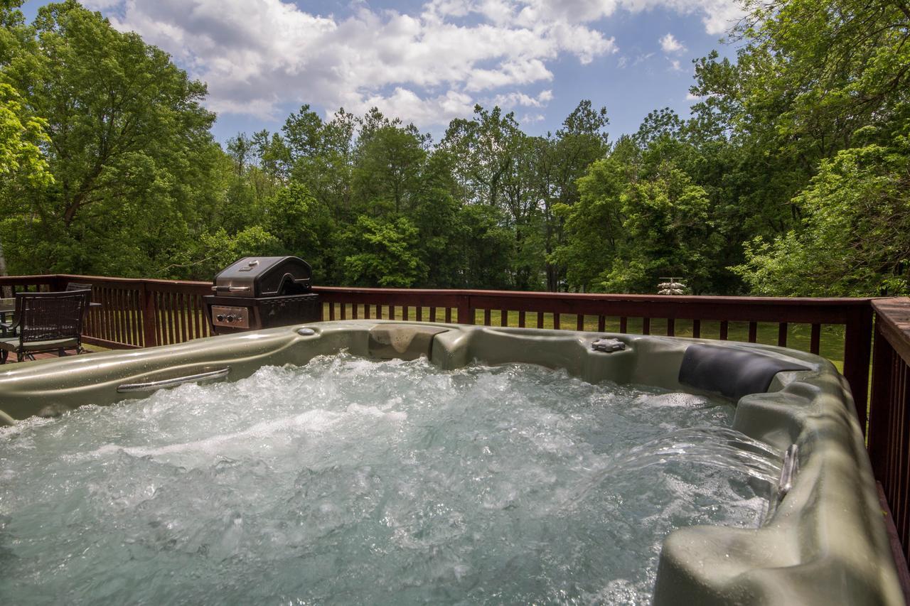 Bear Valley- Riverfront With Hot Tub! ลูเรย์ ภายนอก รูปภาพ